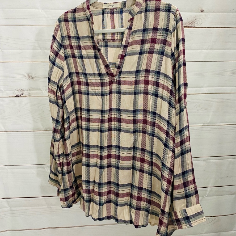 NWOT V Neck plaid long sleeve top